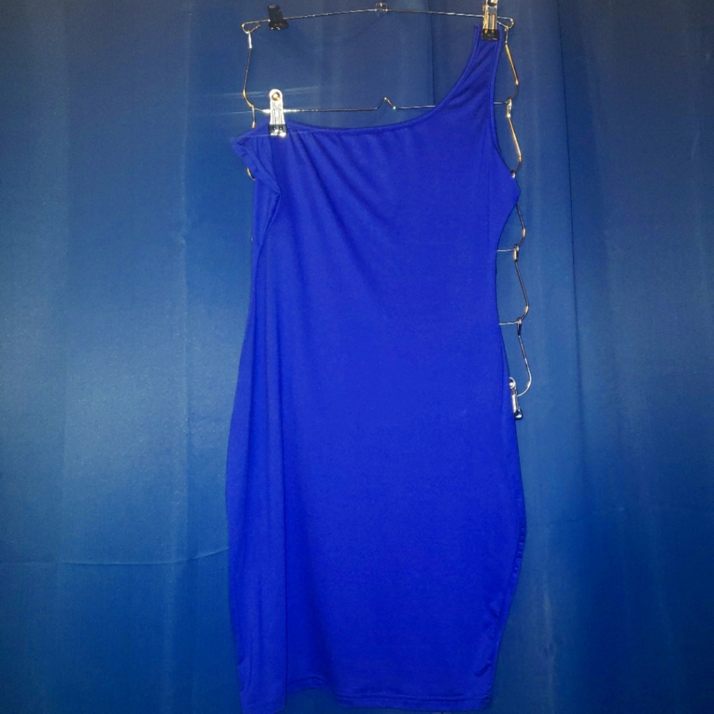 One shoulder dress